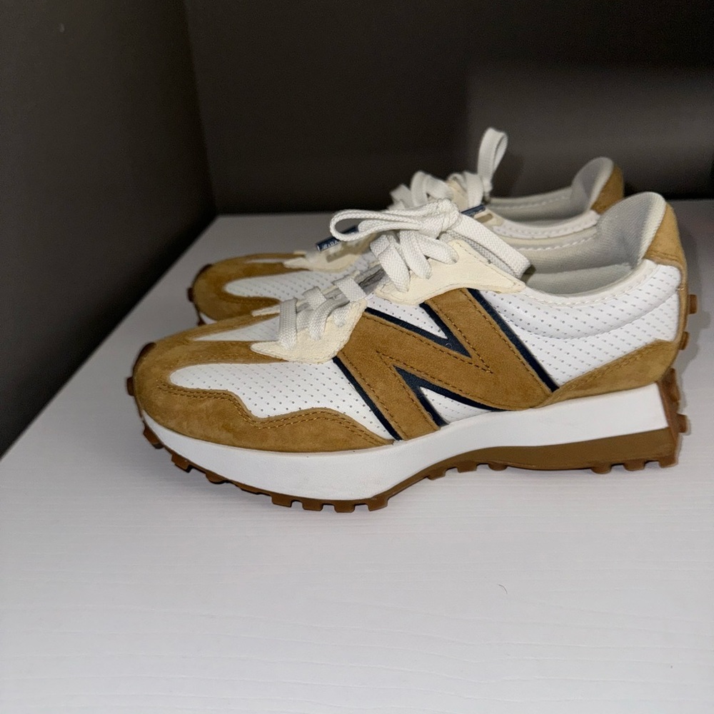 New Balance x Bandier 327